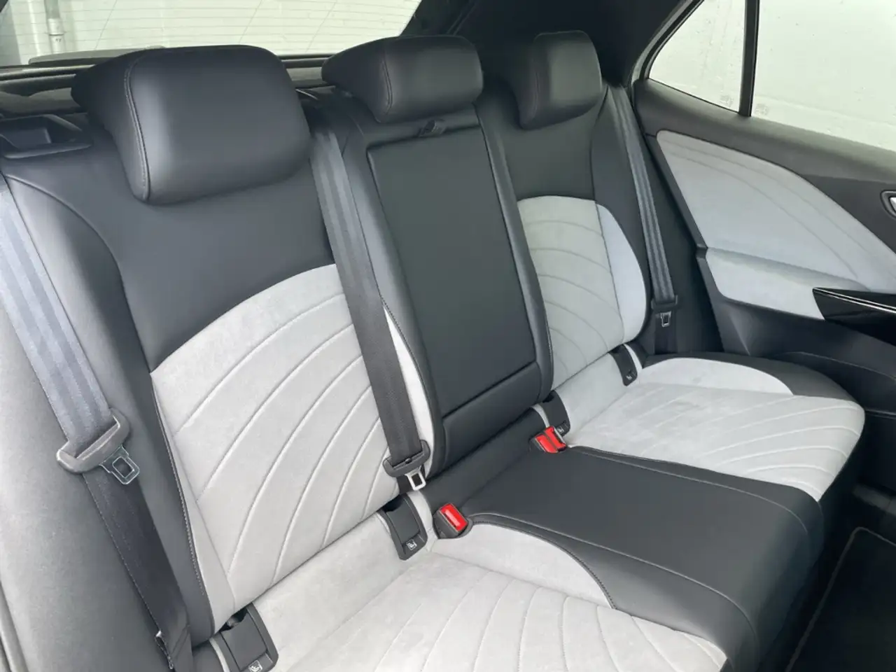 Volkswagen ID.3 Pro Move AHK/360°Kamera/Navi/Keyless/App-Connect/A — معرض صور السيارة 26