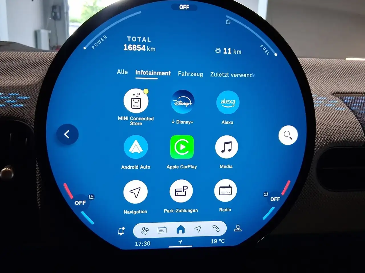 MINI Cooper C Parkassistent/ HU Display/ Favoured Trim/ Paket — Galerie du véhicule 16