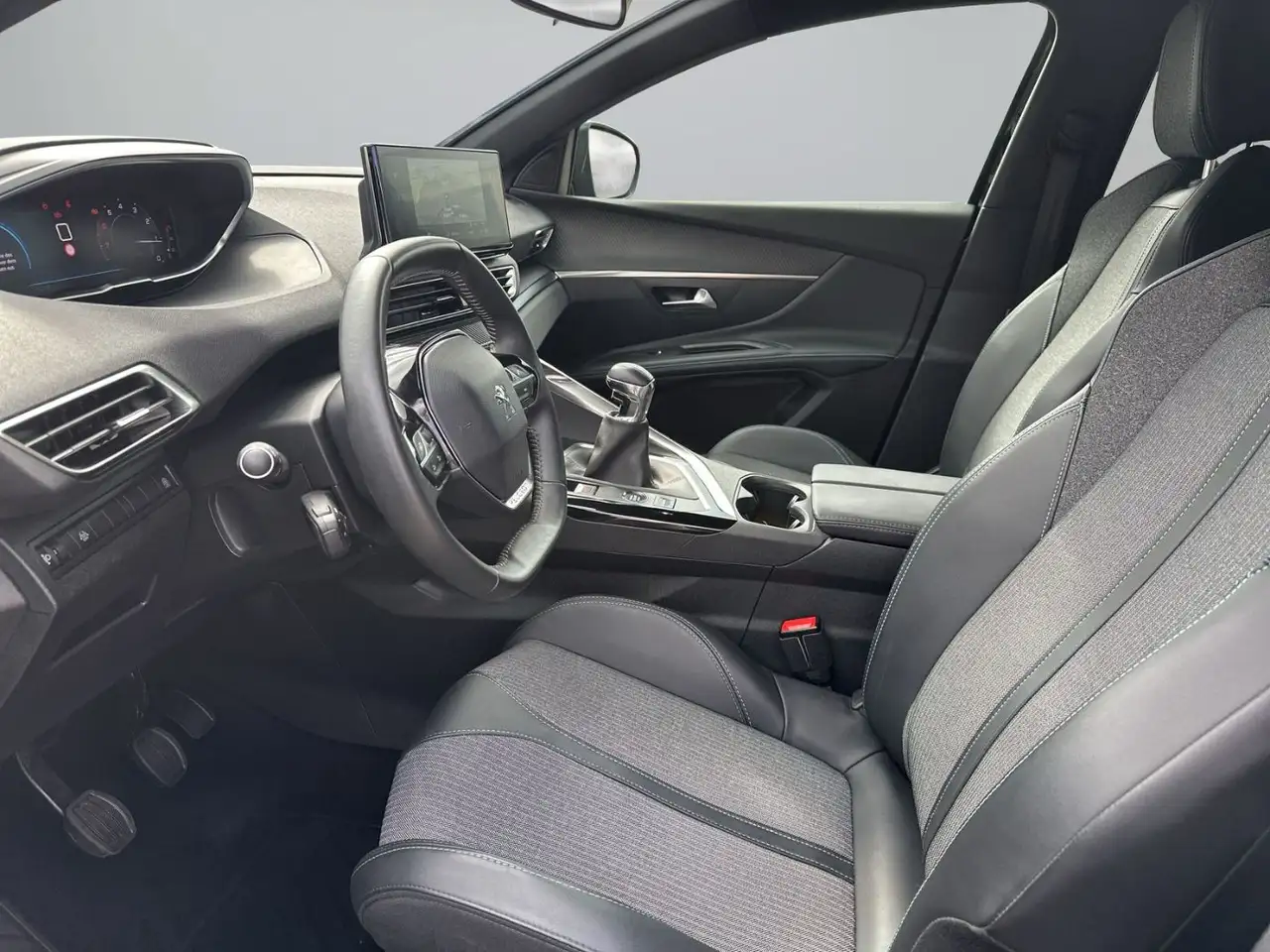 Peugeot 5008 1.2 PureTech 130 ALLURE LED+Navi+SHZ+360+LM — معرض صور السيارة 11