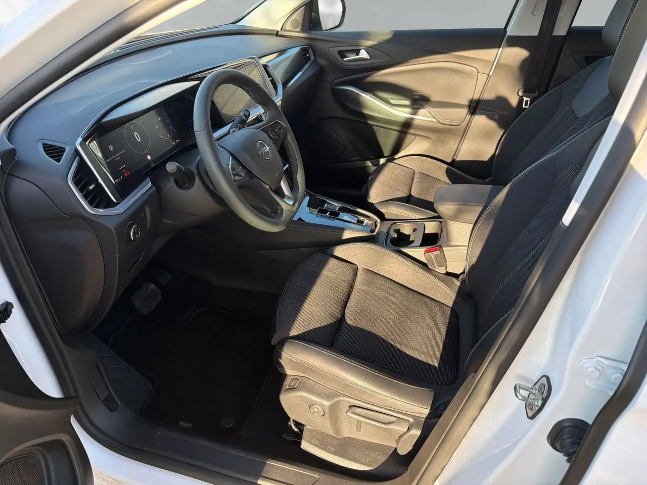 Opel Grandland GS 1.2 Turbo S/S 96kW AT8+KAMERA+ — Vehicle gallery 9