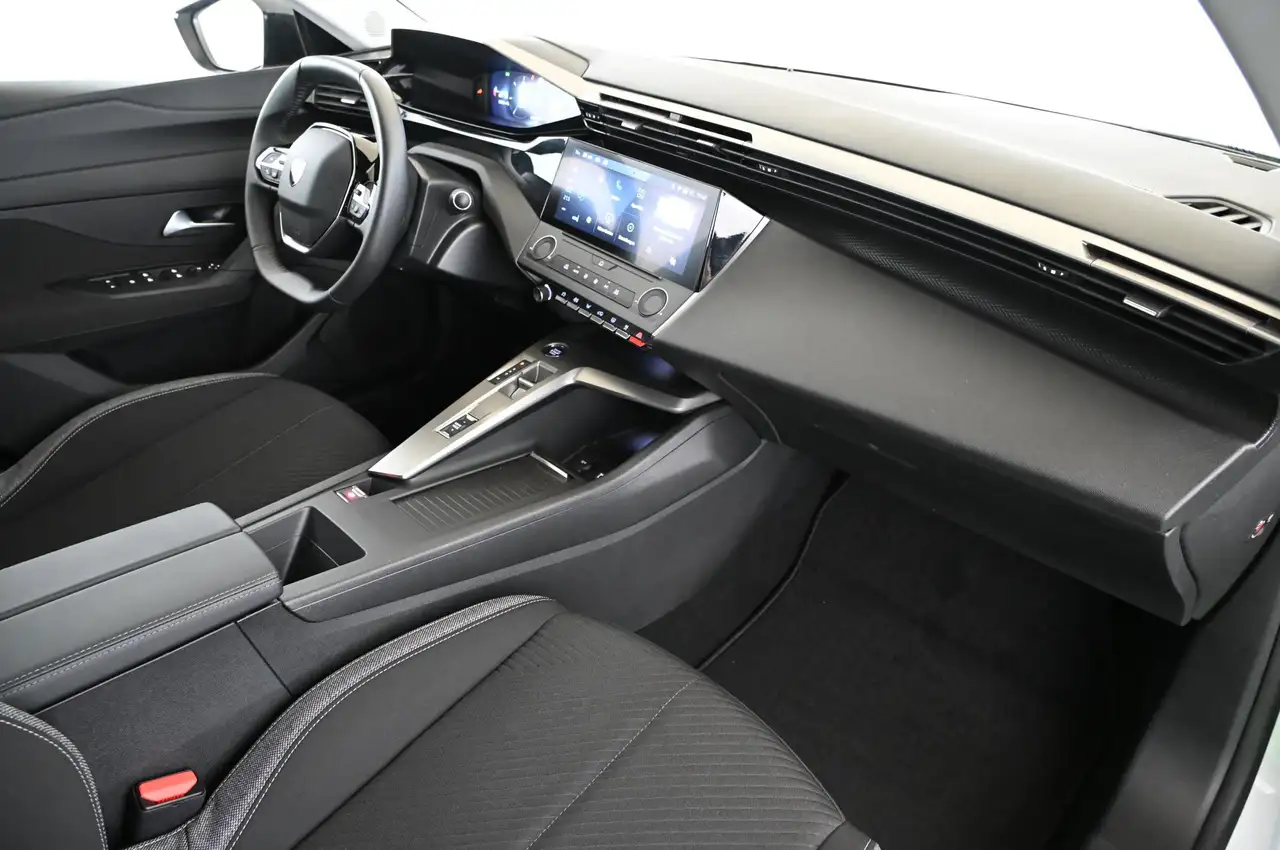 Peugeot 308 1.2 130 e-THP EAT8 Active-Pack LED/CAR-PLAY/ 16 — Vehicle gallery 33