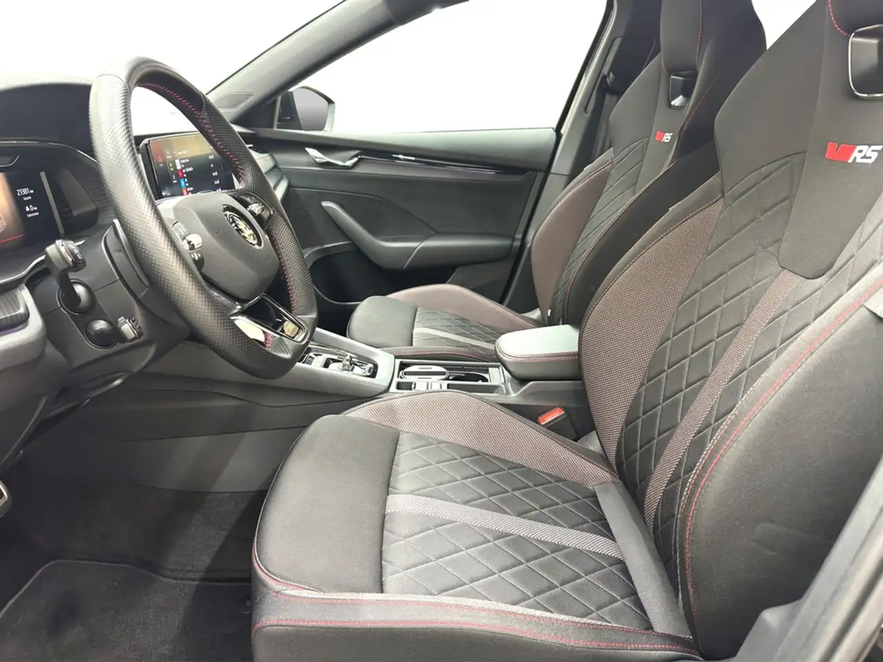 Skoda Octavia Combi 2.0 TSI DSG RS DCC MATRIX*NAV*SHZ*ACC*PAR... — Vehicle gallery 14