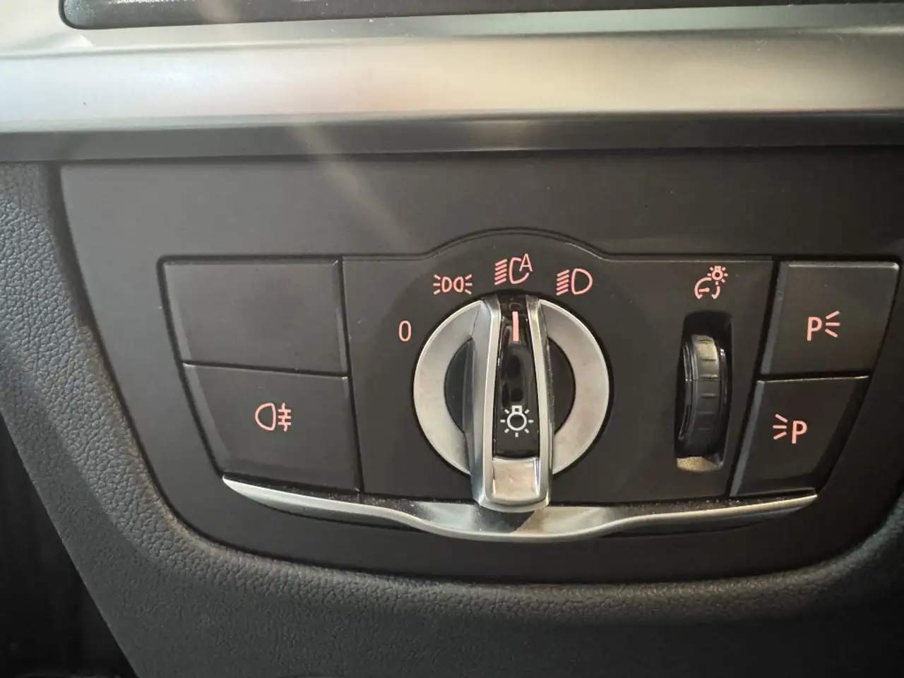 BMW X3 xDrive 20dA xLine M Sport — معرض صور السيارة 28