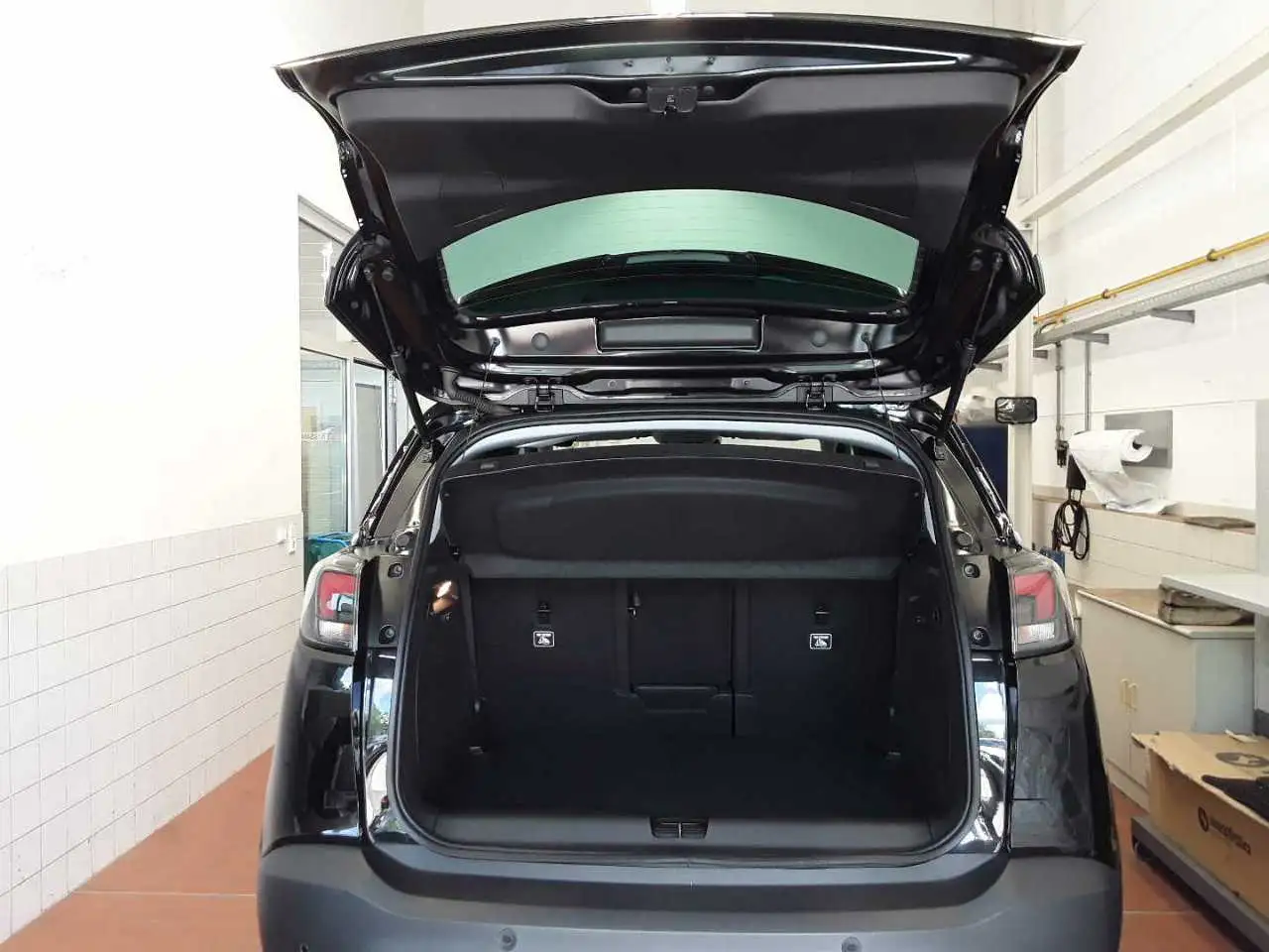 Opel Crossland 1.2 Elegance LED/Navi/SHZ/LHZ/Kamera — Vehicle gallery 10
