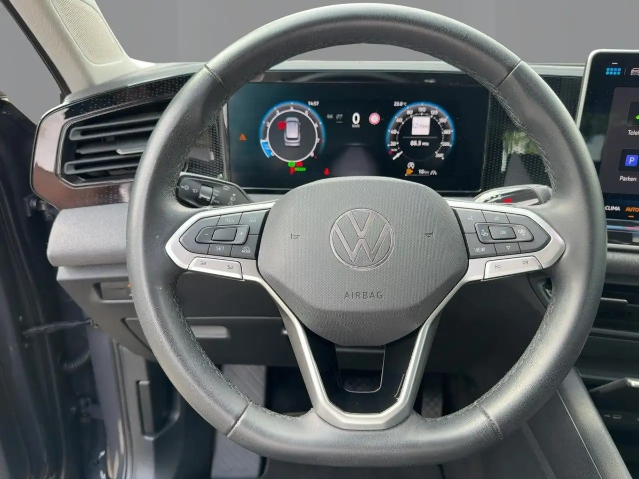 Volkswagen Tiguan 1.5 eTSI DSG Ganzjahresreifen Rückfahrka — Galerie du véhicule 13
