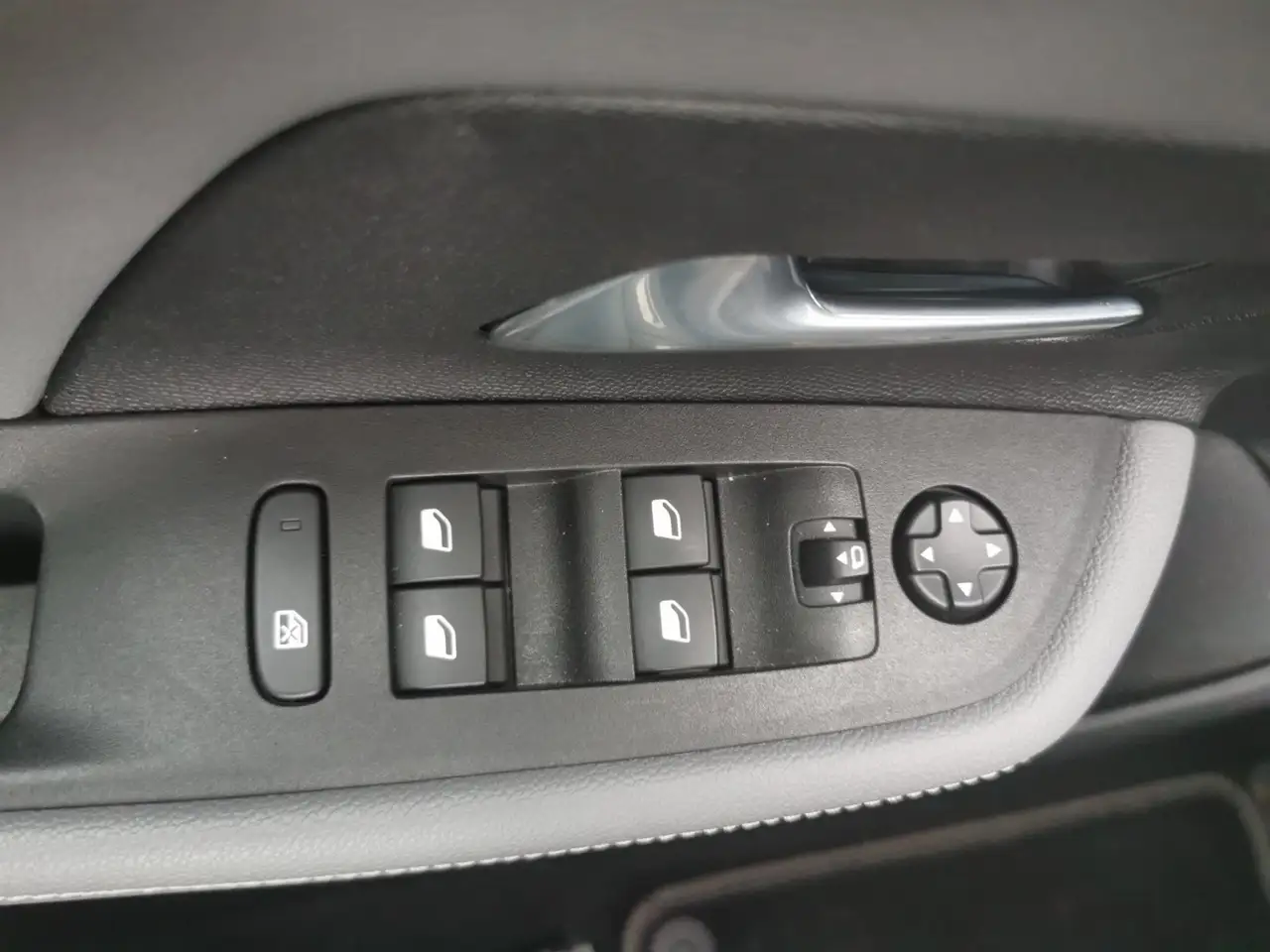 Opel Mokka Elegance Autom. Kamera|Sitz-/Lenkradheizung — معرض صور السيارة 20