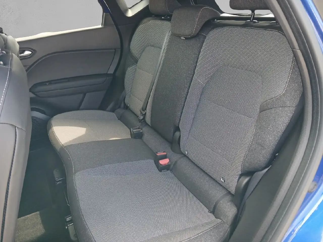 Renault Captur E-TECH Híbrido Techno 105kW — معرض صور السيارة 13