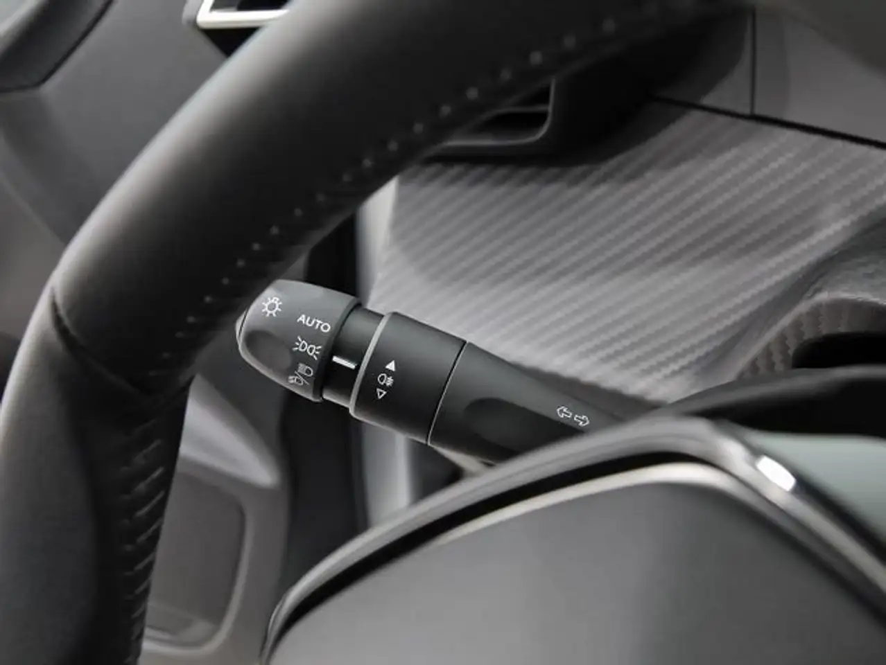 Peugeot 208 1.2 Puretech S&S Active 75 — معرض صور السيارة 16