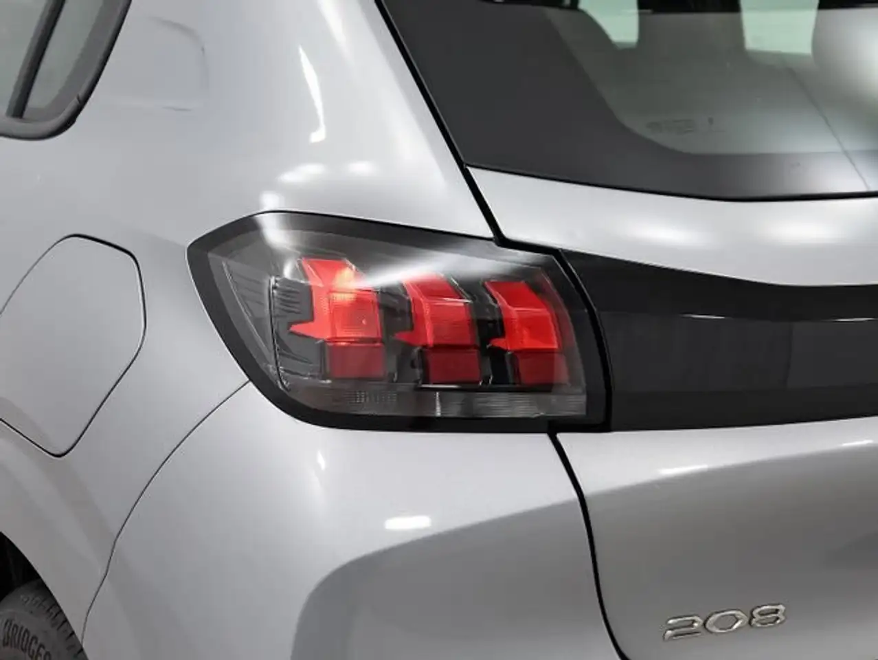 Peugeot 208 1.2 Puretech S&S Active 75 — معرض صور السيارة 31