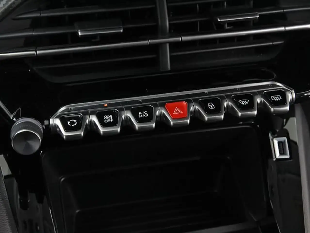 Peugeot 208 1.2 Puretech S&S Active 75 — معرض صور السيارة 28