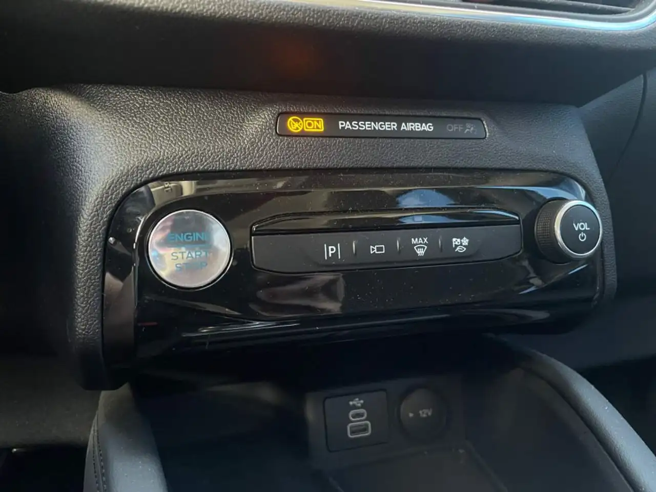 Ford Kuga 2.5 FHEV TITANIUM *Winter*Fahrerassistenz* — معرض صور السيارة 15