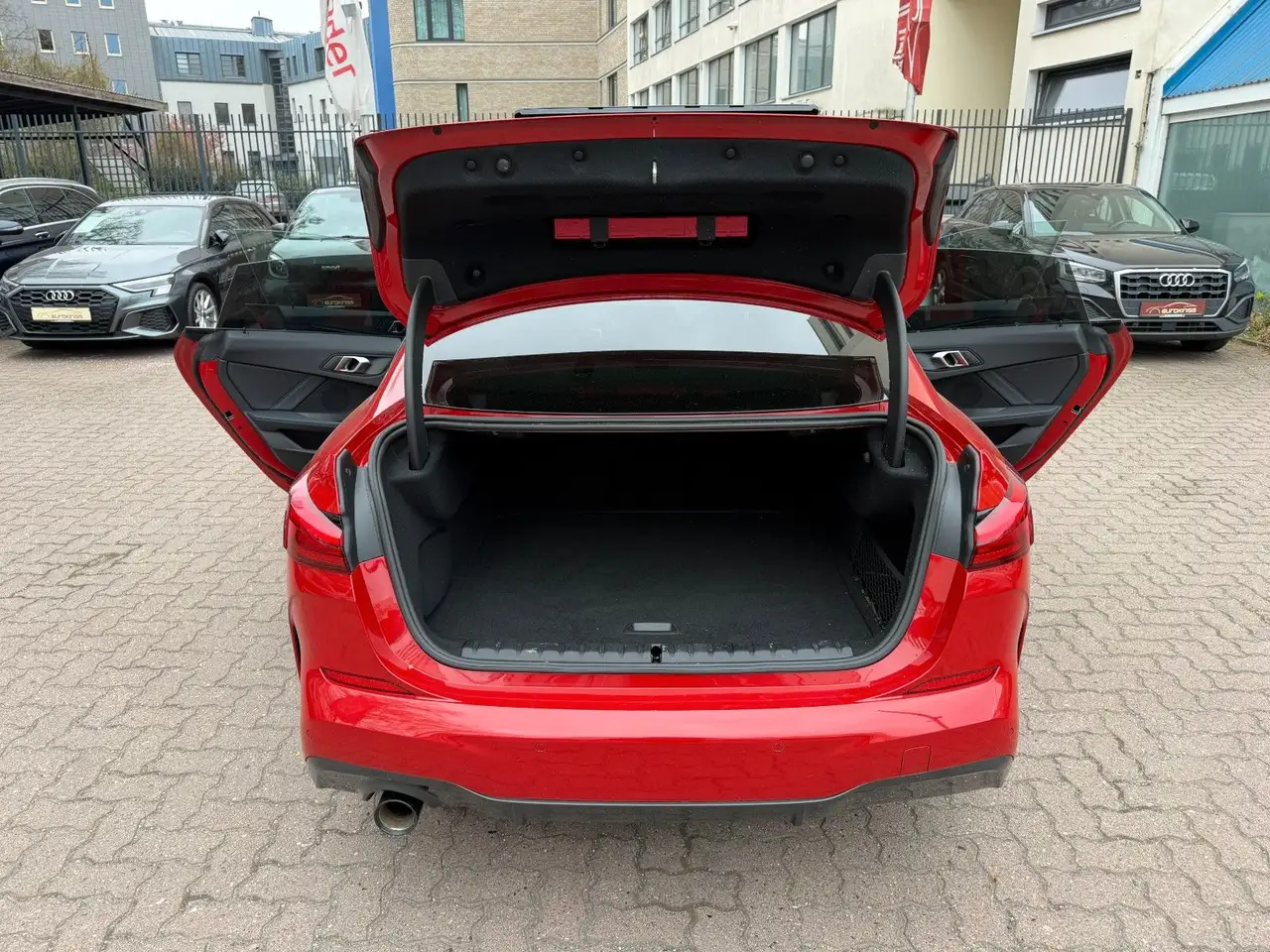 BMW 218 218i Gran Coupé M SPORT*ACC*SHZ*AHK*PDC*KAM* — Galerie du véhicule 29