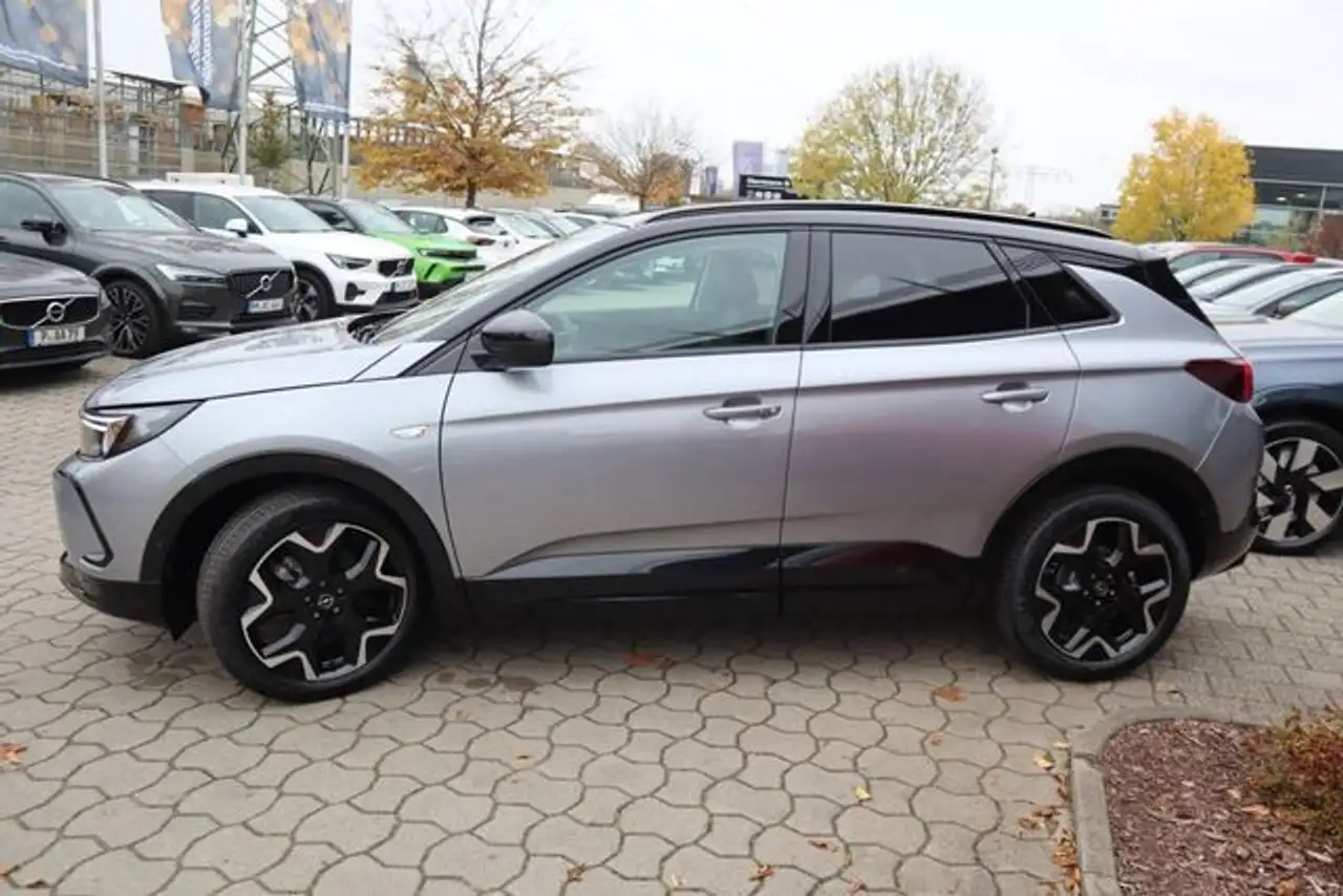 Opel Grandland X 1.2 DI Aut. Ultimate+360+Matrix-LED+ — Vehicle gallery 3
