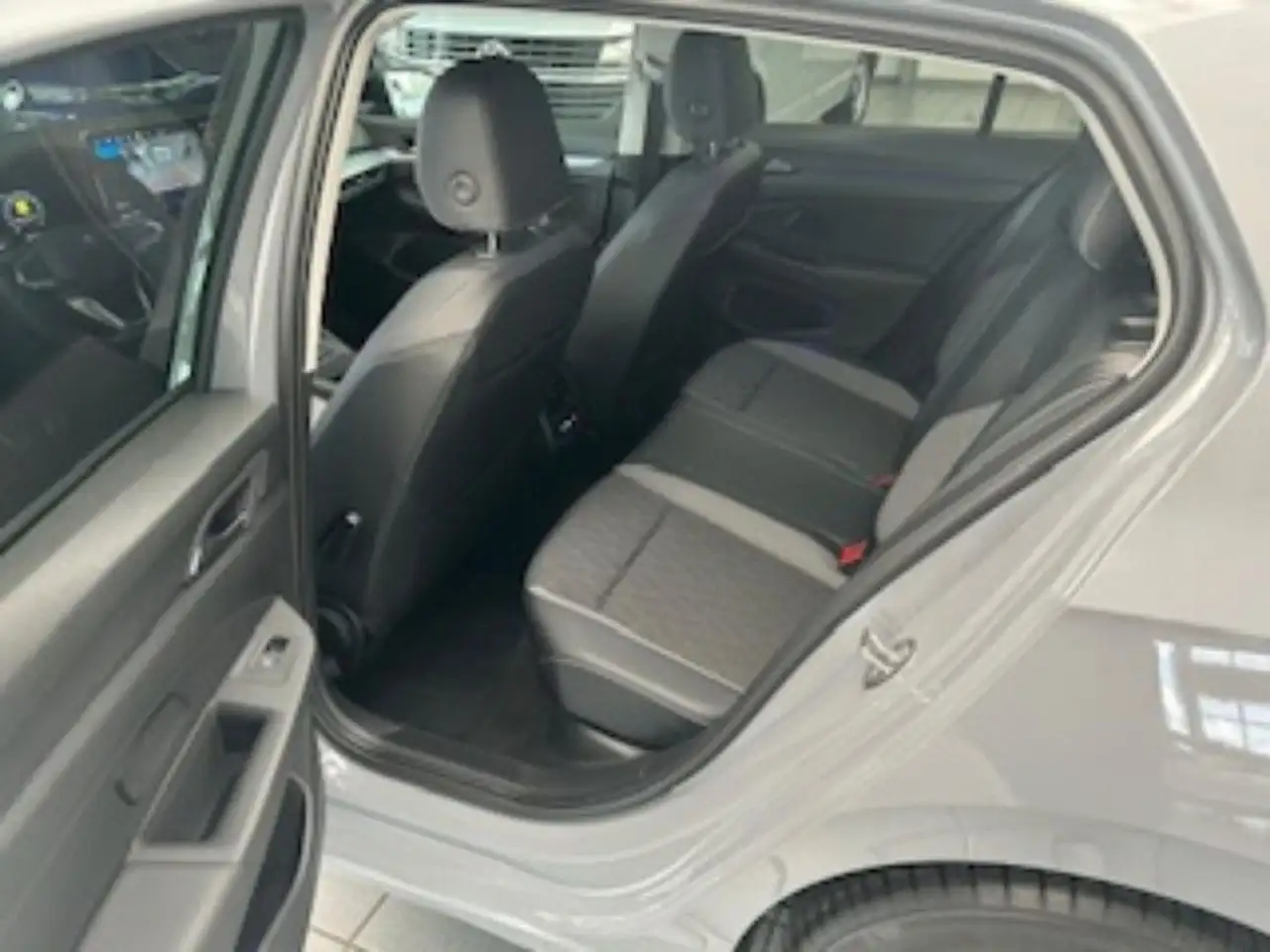 Volkswagen Golf VIII GOAL 1.5 TSI 85kW,Rear Bluetooth LED — Galerie du véhicule 24