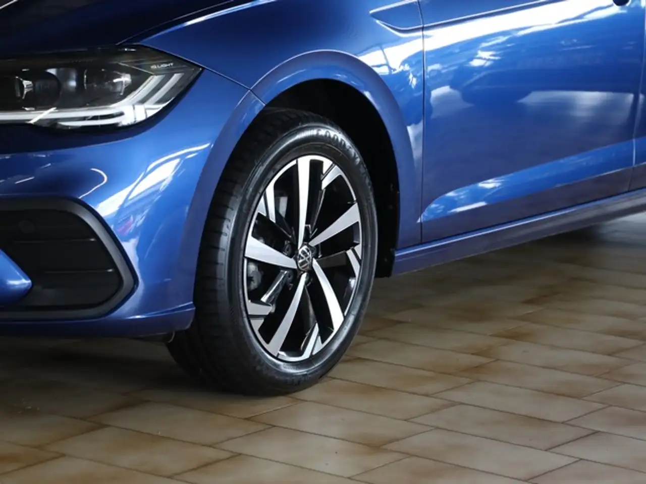 Volkswagen Polo 1,0 TSI Move Matrix Navi Pano PDC Klimaautom. 16" — معرض صور السيارة 7