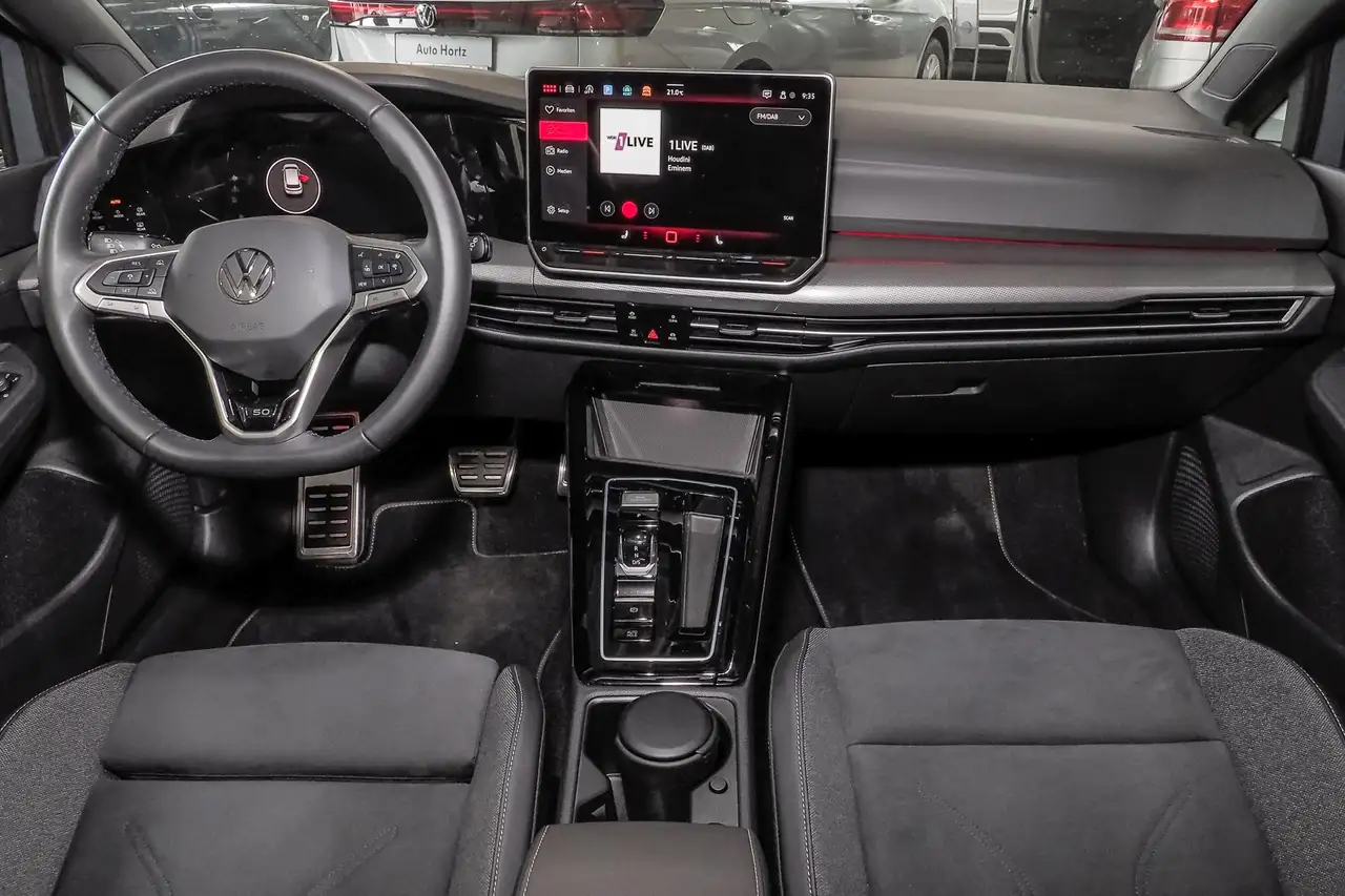 Volkswagen Golf VIII EDITION 50 1,5 l eTSI OPF 110 kW (150 PS — معرض صور السيارة 10