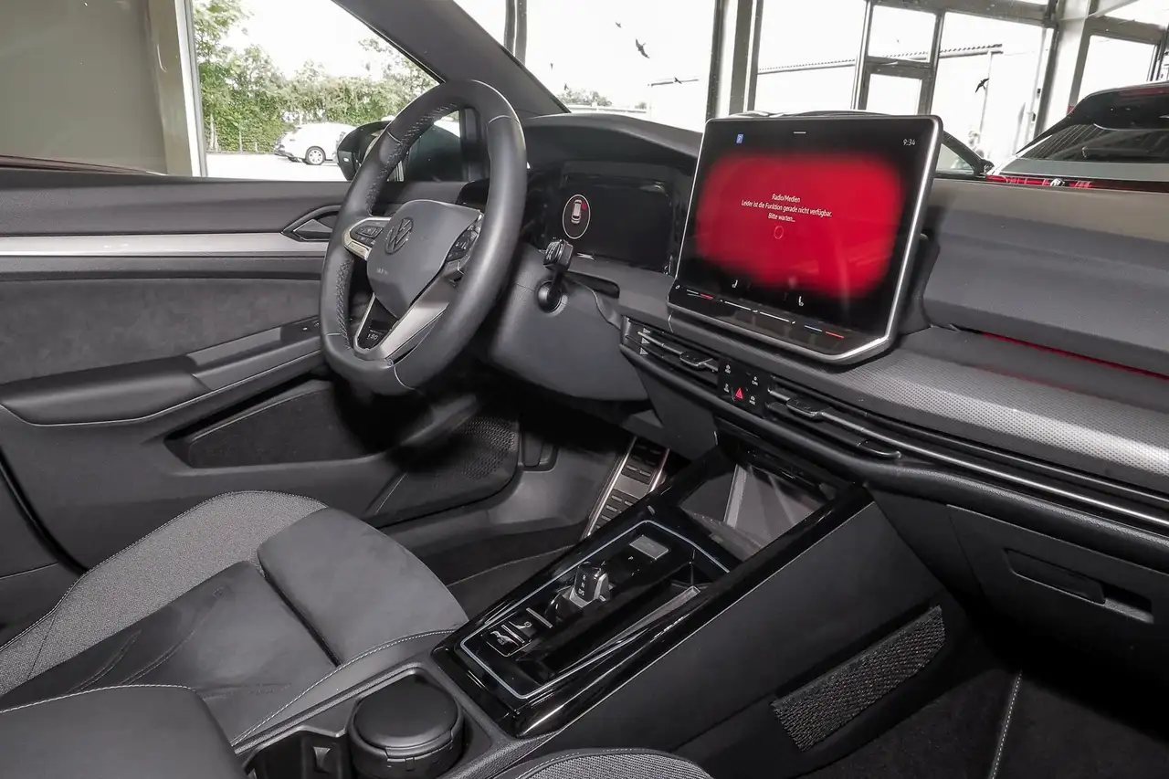 Volkswagen Golf VIII EDITION 50 1,5 l eTSI OPF 110 kW (150 PS — معرض صور السيارة 7