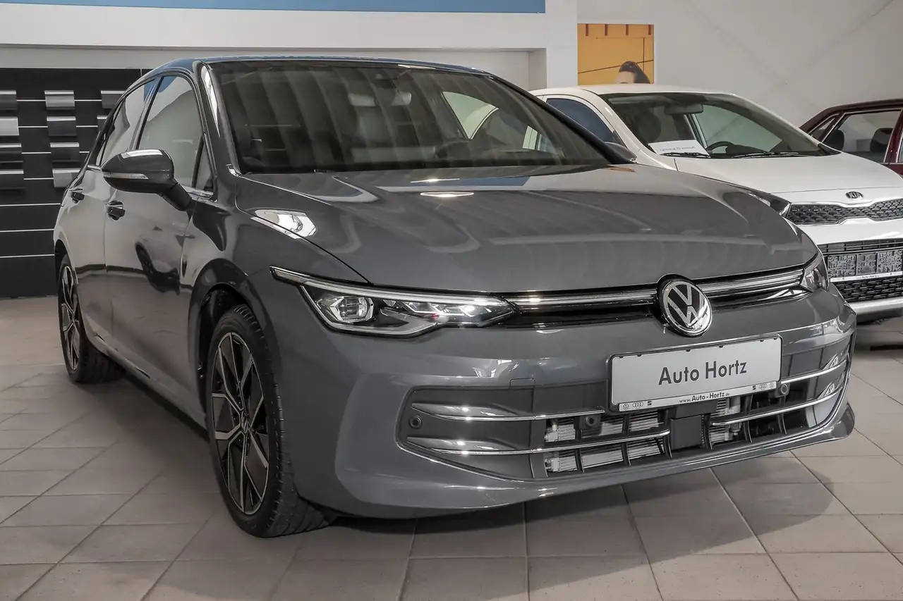 Volkswagen Golf VIII EDITION 50 1,5 l eTSI OPF 110 kW (150 PS — معرض صور السيارة 2