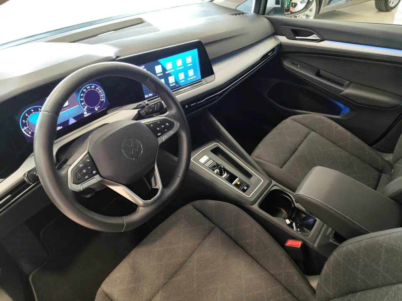 Volkswagen Golf 1.0 eTSI Life DSG 81kW — Galerie du véhicule 14