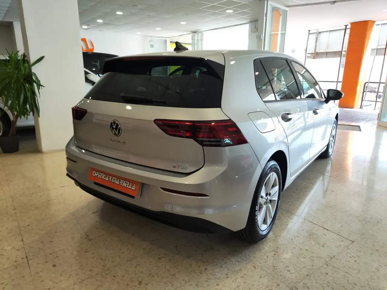 Volkswagen Golf 1.0 eTSI Life DSG 81kW — Galerie du véhicule 7