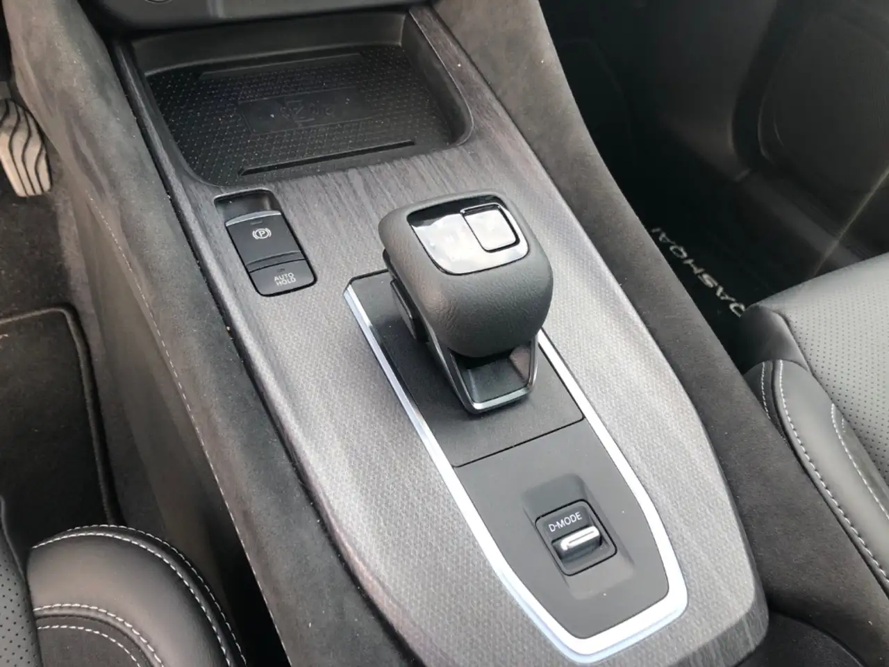 Nissan Qashqai 1.3 DIG-T MHEV Tekna+ Panorama Navi LED Scheinwe H — Galería del vehículo 13