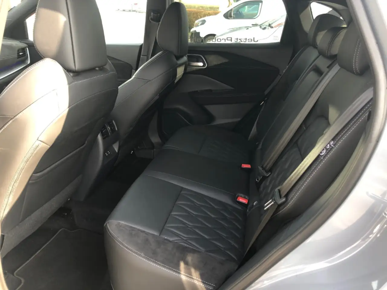 Nissan Qashqai 1.3 DIG-T MHEV Tekna+ Panorama Navi LED Scheinwe H — Galería del vehículo 9
