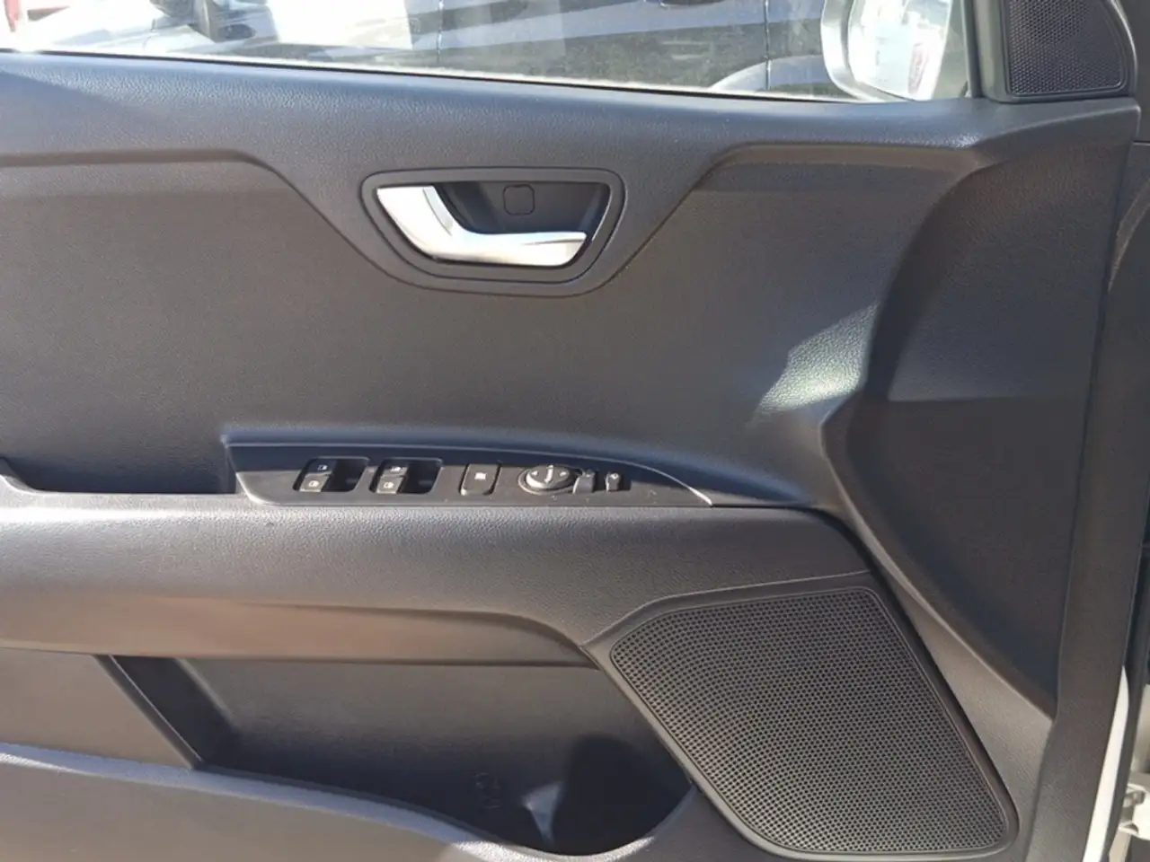 Kia Stonic 1.0 T-GDi MHEV Drive 100 — Galería del vehículo 19