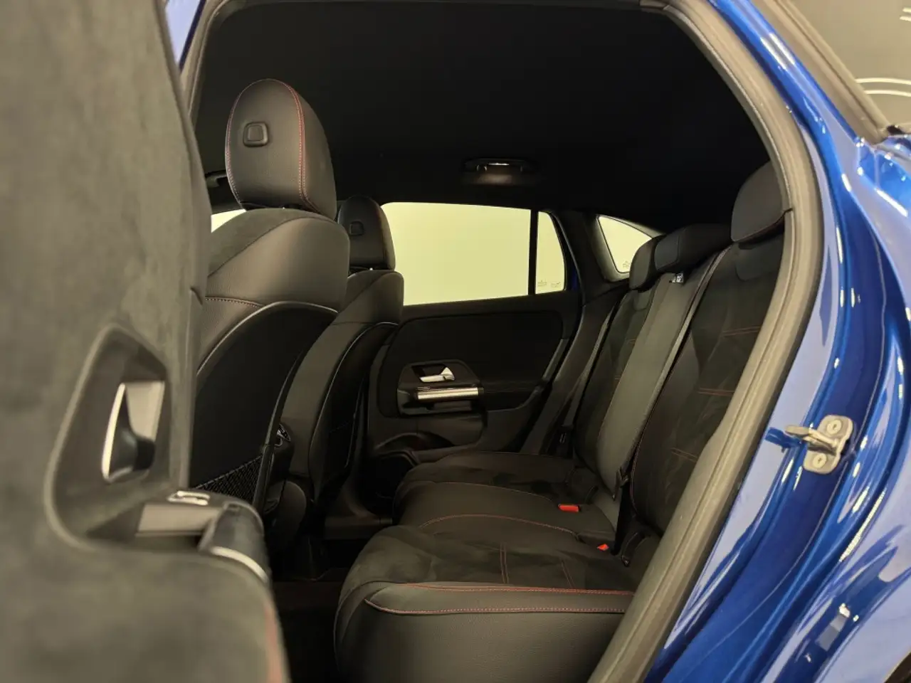 Mercedes-Benz GLA 250 250e — Galería del vehículo 27