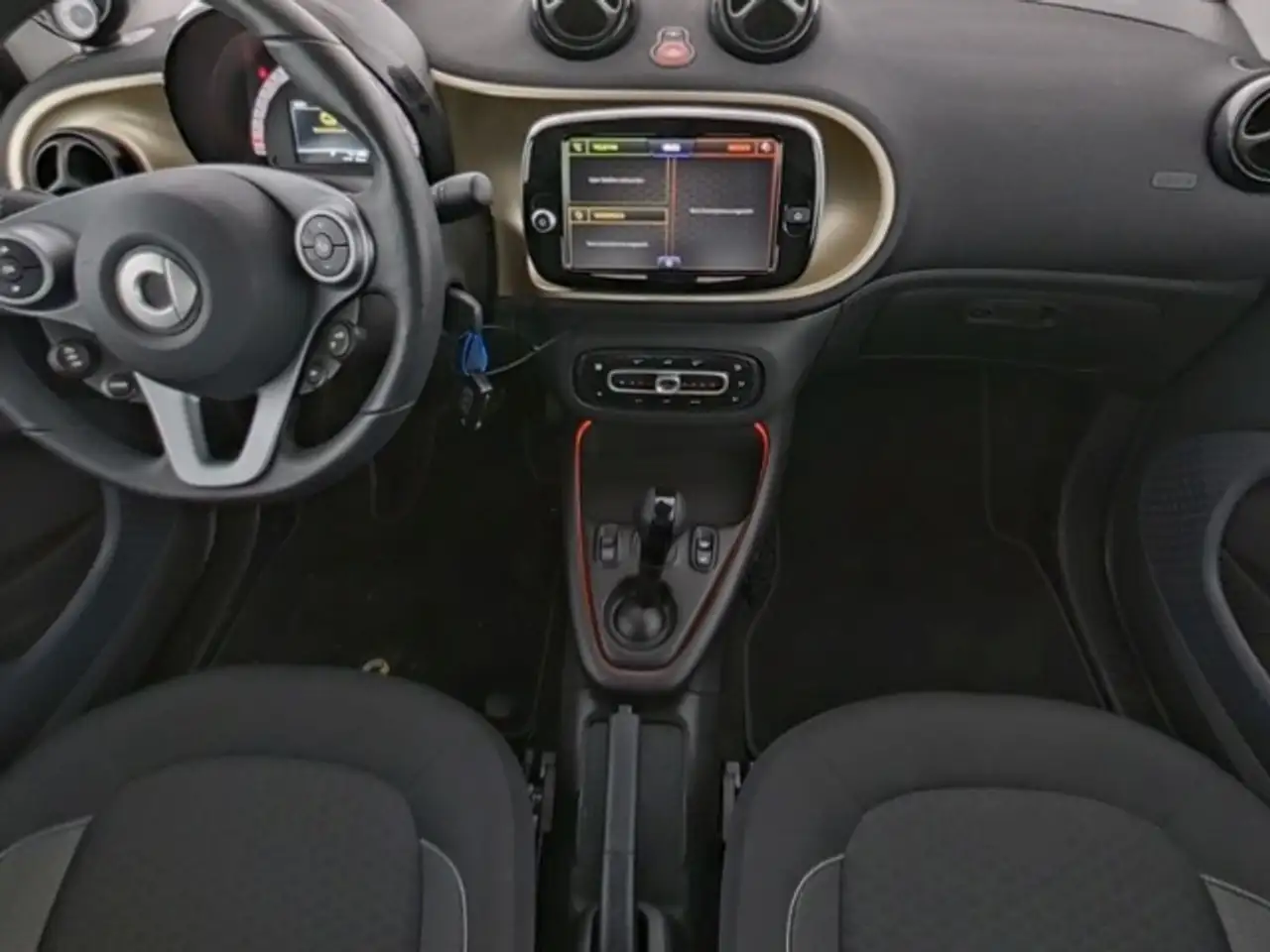 smart forTwo EQ Cabrio Passion Exclusive 22kW JBL LED — معرض صور السيارة 5