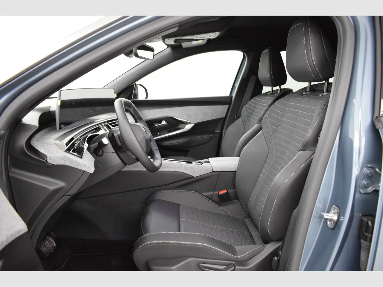 Peugeot 3008 Hybrid 1.6 143KW Allure e-DCS7 — Vehicle gallery 23