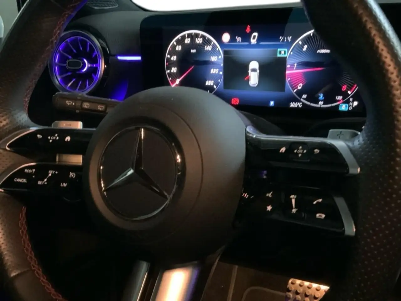 Mercedes-Benz A 200 d — معرض صور السيارة 13