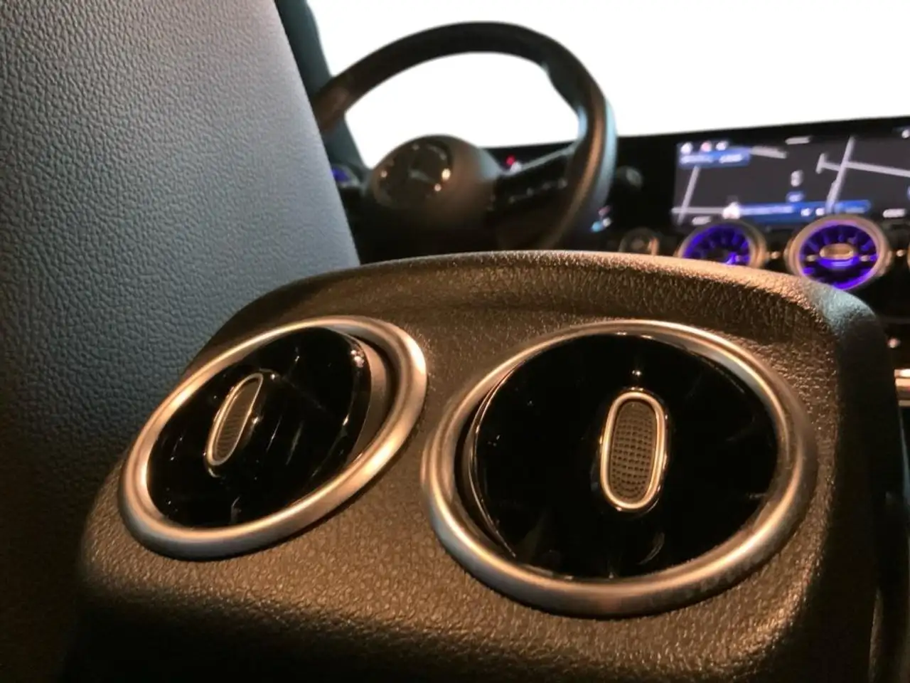 Mercedes-Benz A 200 d — معرض صور السيارة 16