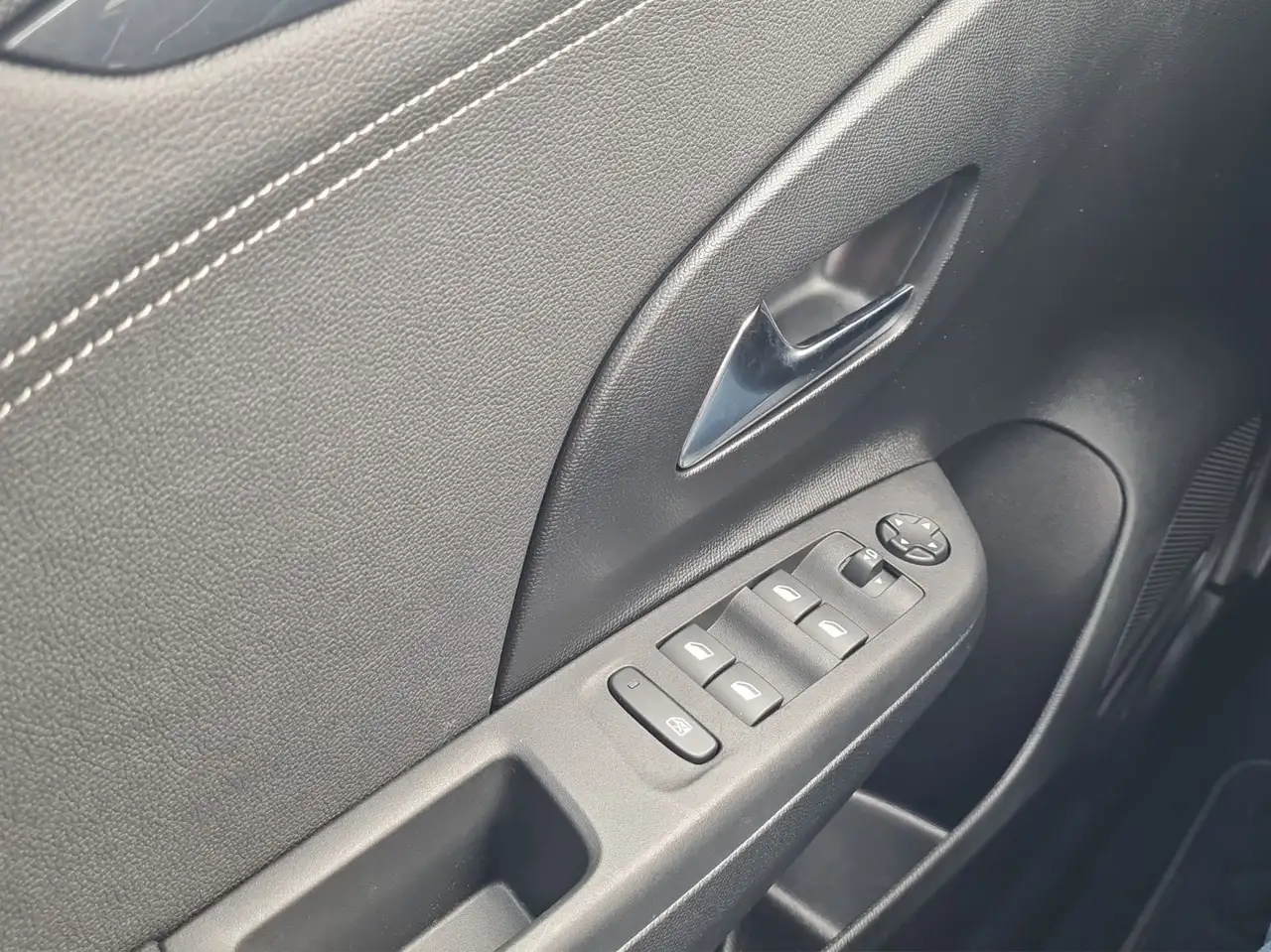 Opel Corsa GS *Rkamera*PDCv+h*SHZ*LHZ*ToteWinkelWarne — Galerie du véhicule 15