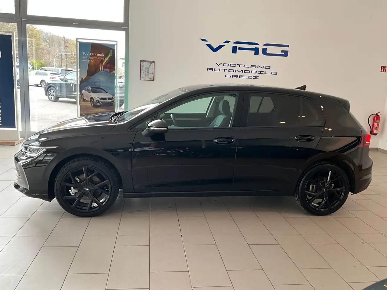 Volkswagen Golf Life , Navi, ACC, Sitzhzg., Klima 3-Z, LED — Vehicle gallery 2