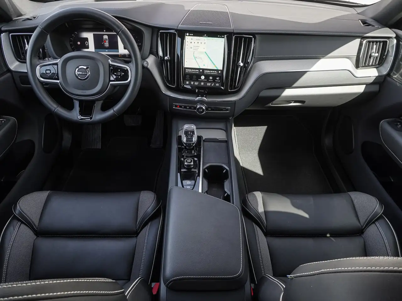 Volvo XC60 T8 AWD Black Edition Ultra Plug-in Hybrid — Vehicle gallery 11