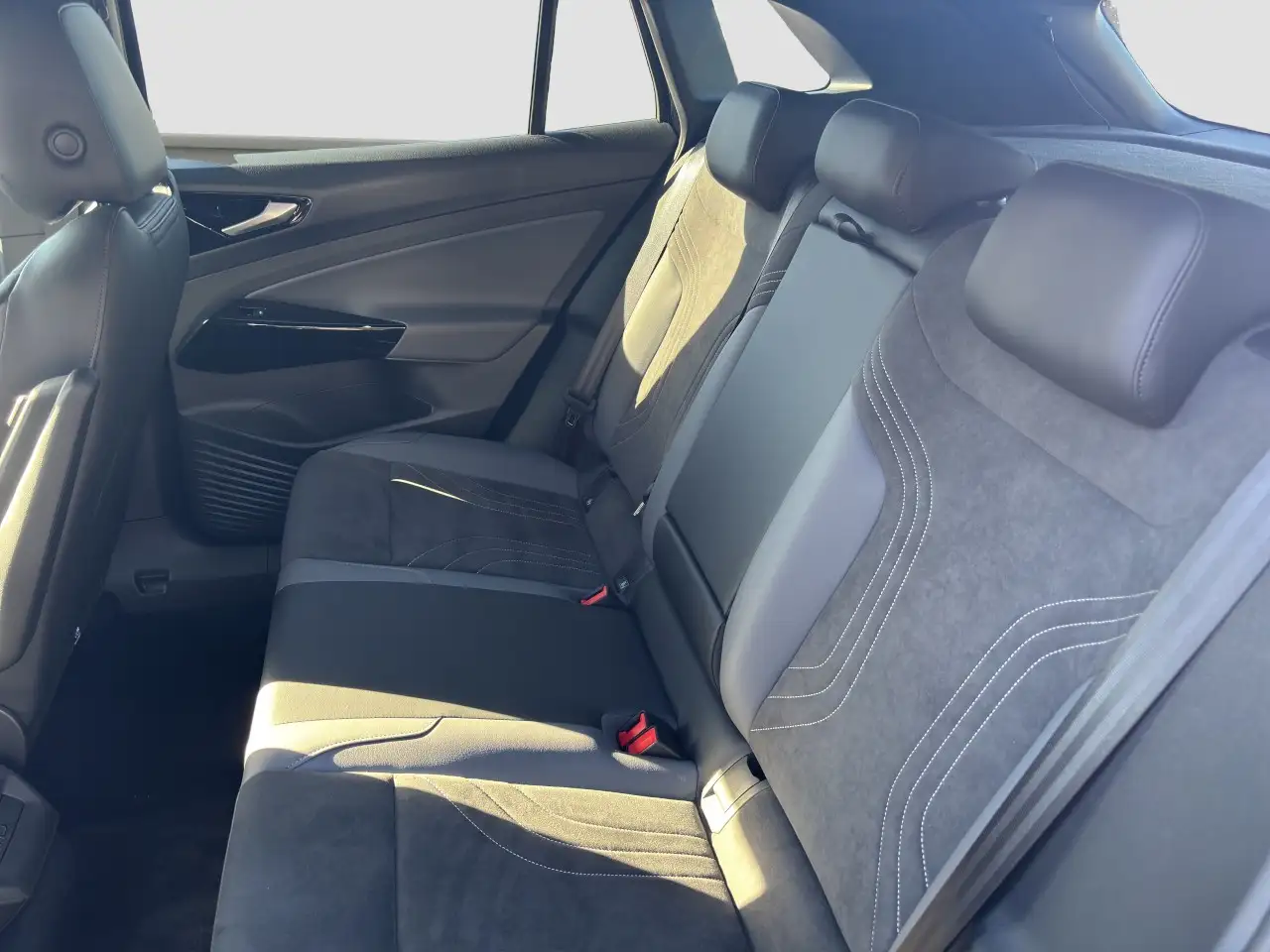 Volkswagen ID.4 Pro LED NAVI PDC AHK TEMPOMAT Klima Navi — Galerie du véhicule 10