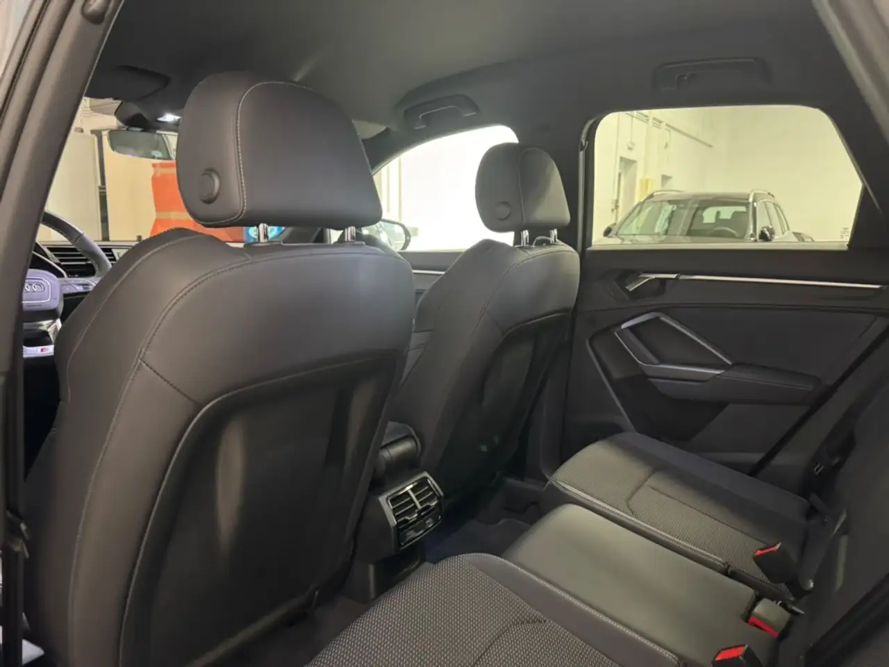 Audi Q3 40 TDI Black line quattro S tronic 142kW — Galería del vehículo 33