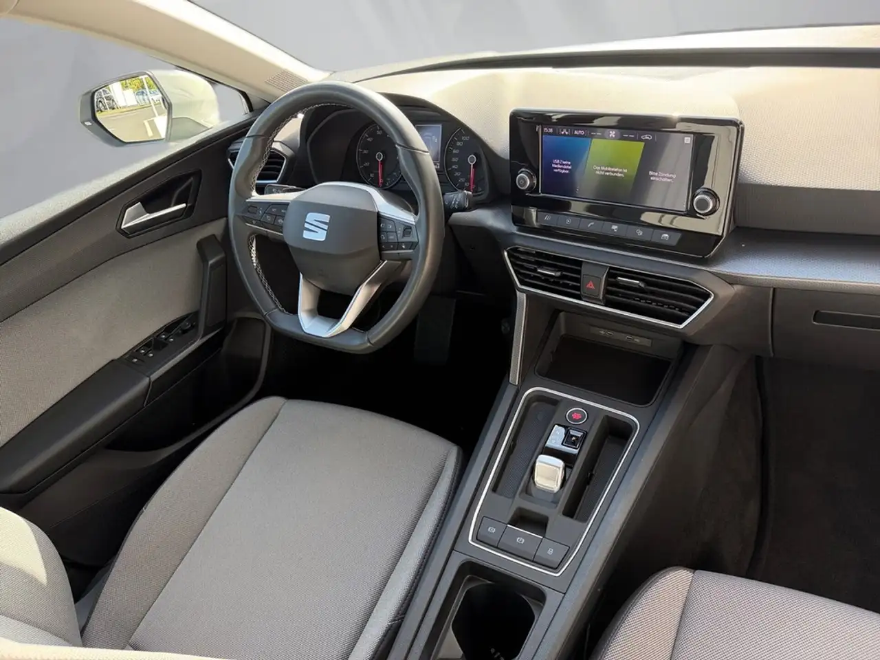 SEAT Leon 1,0 eTSI DSG — Galerie du véhicule 12