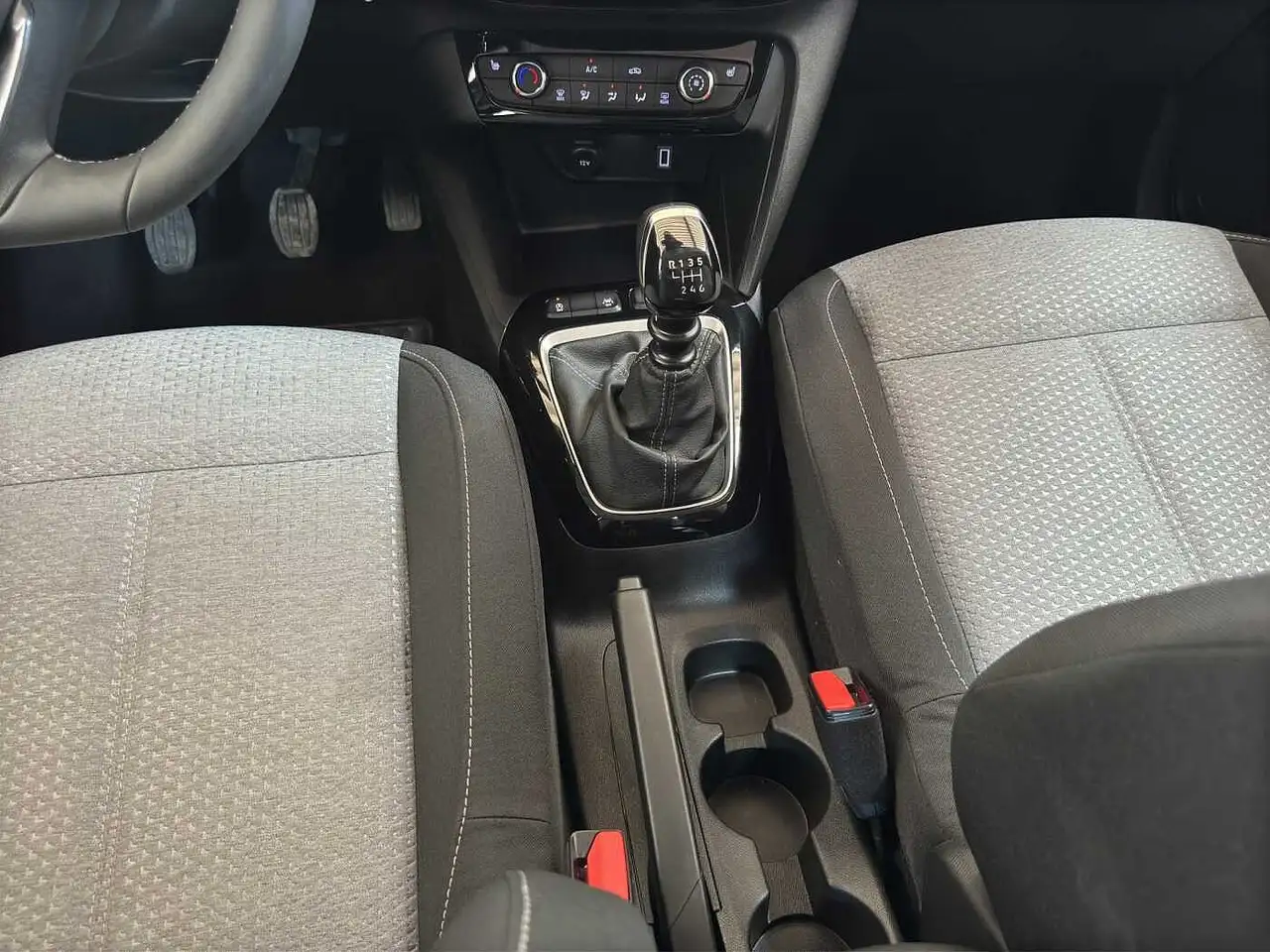 Opel Corsa 1.2 Turbo //Kamera/Sitzheizung/PDC — معرض صور السيارة 6