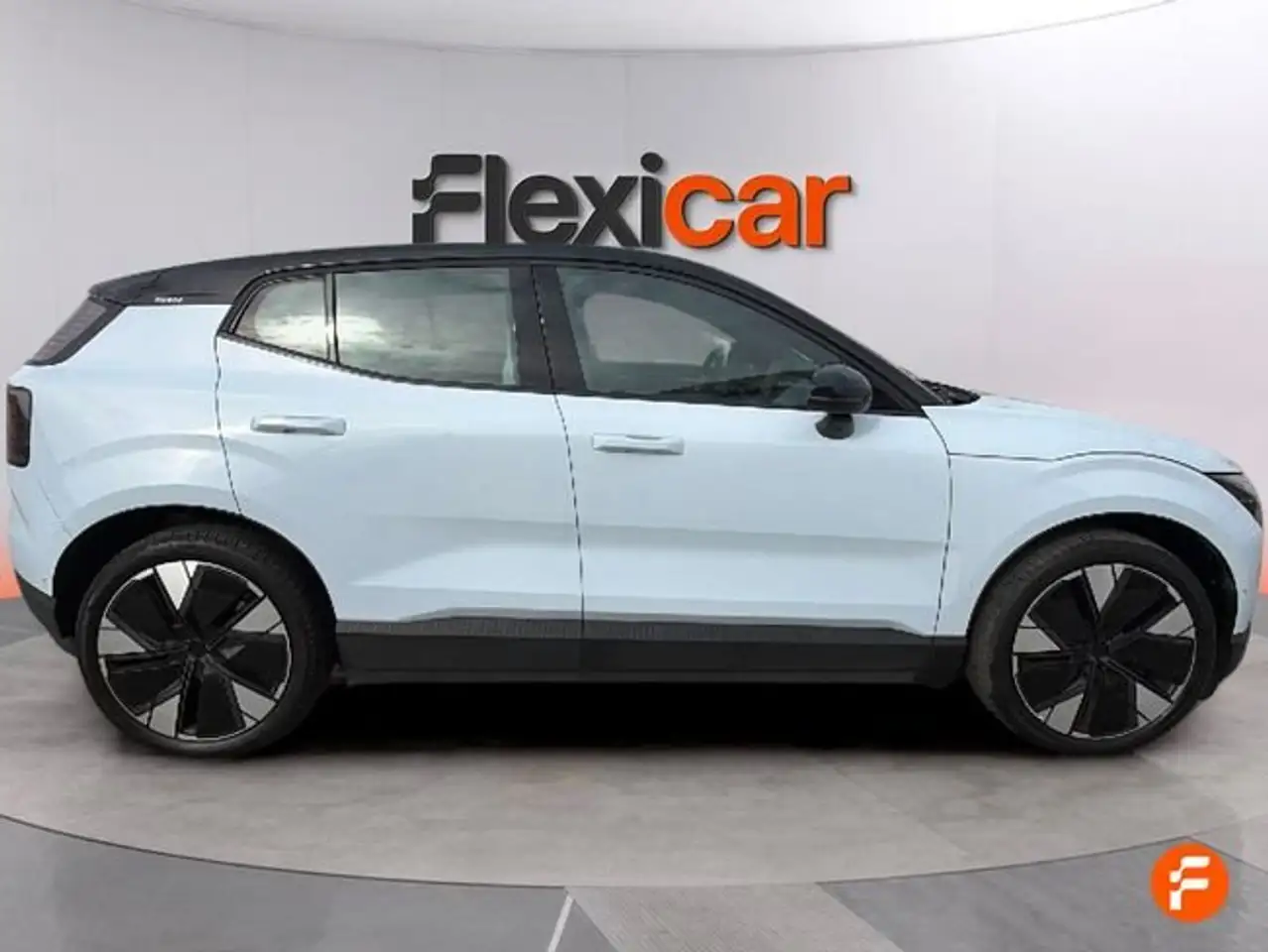 Volvo EX30 2.0cc 428cv — معرض صور السيارة 9