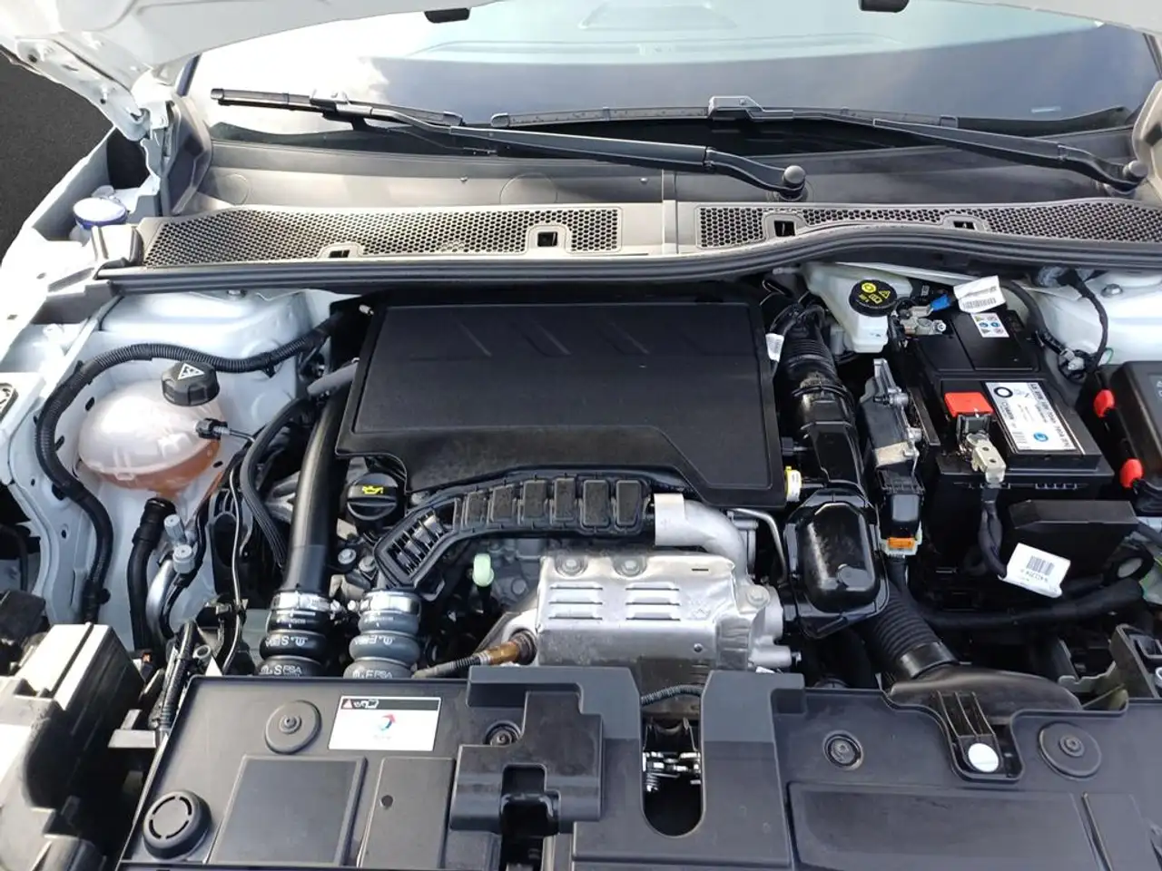 Citroen C4 PureTech 130 S&S Feel Pack — معرض صور السيارة 5