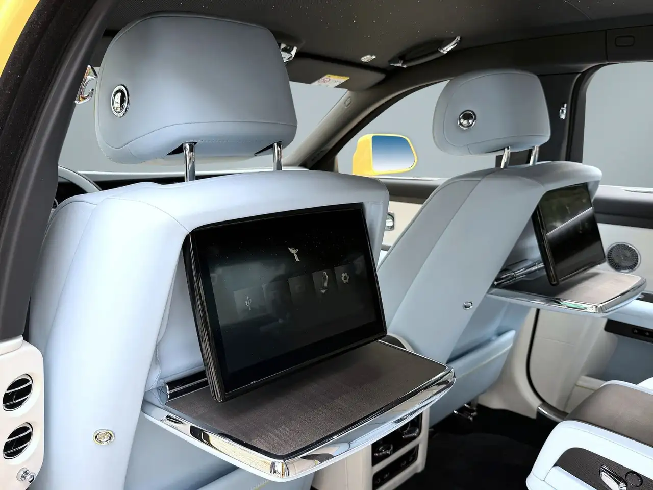 Rolls-Royce Ghost Series ll Theatre Picnic BeSpoke Massage — Galerie du véhicule 8