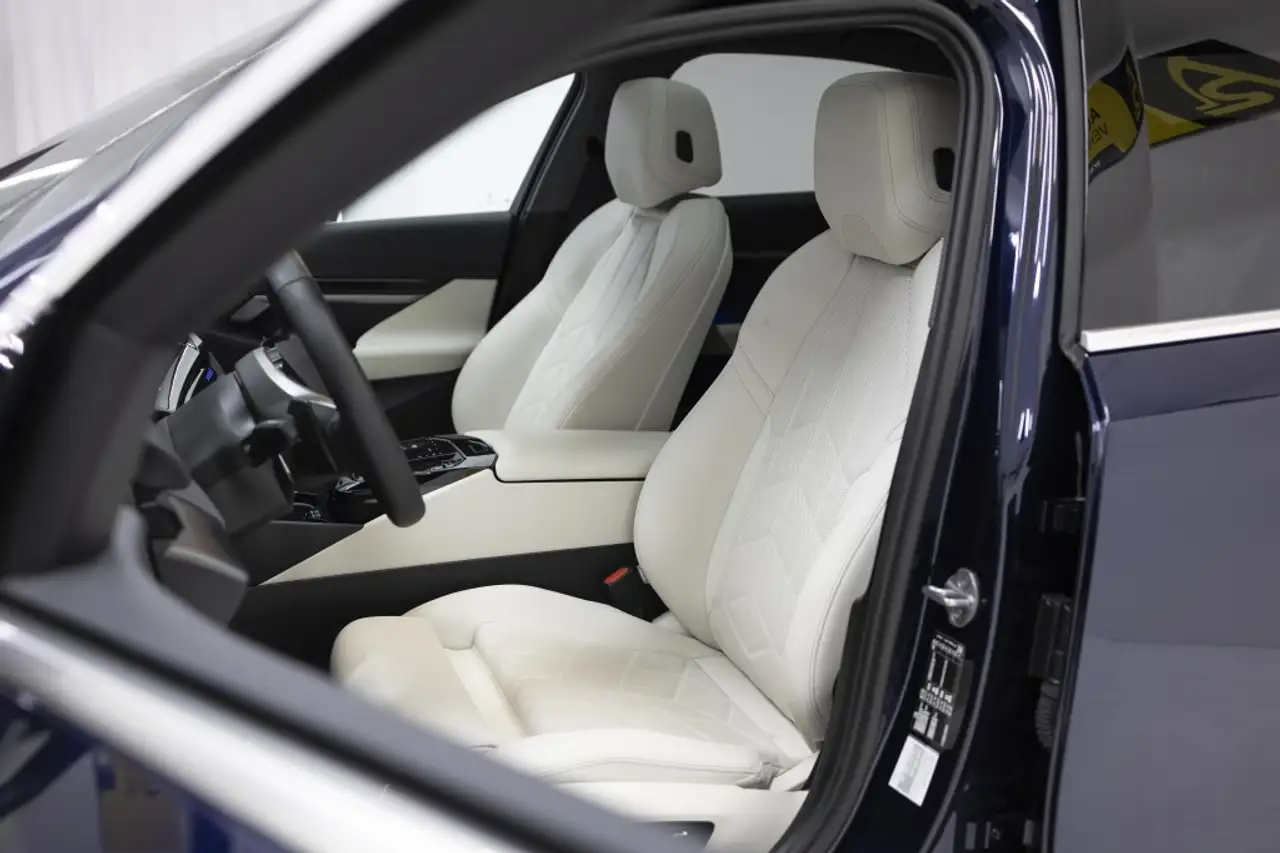 BMW 520 520dA — Galería del vehículo 22
