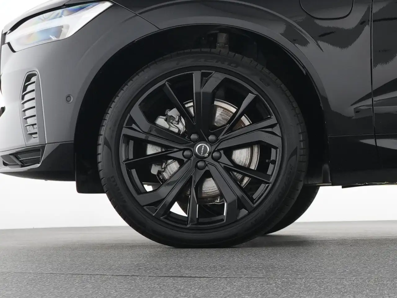 Volvo XC60 T8 AWD Plus Black Edition 360°H&K-SOUND*21" — معرض صور السيارة 19