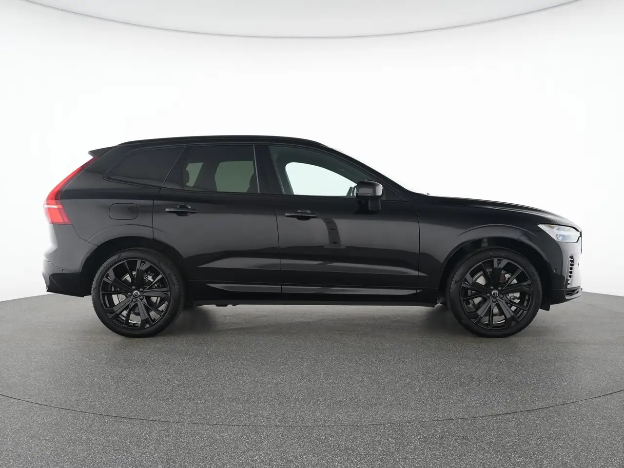 Volvo XC60 T8 AWD Plus Black Edition 360°H&K-SOUND*21" — معرض صور السيارة 11