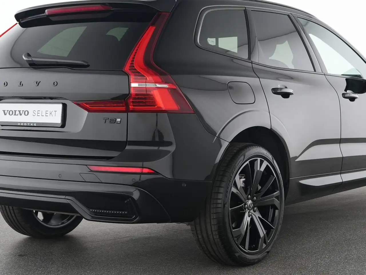 Volvo XC60 T8 AWD Plus Black Edition 360°H&K-SOUND*21" — معرض صور السيارة 9