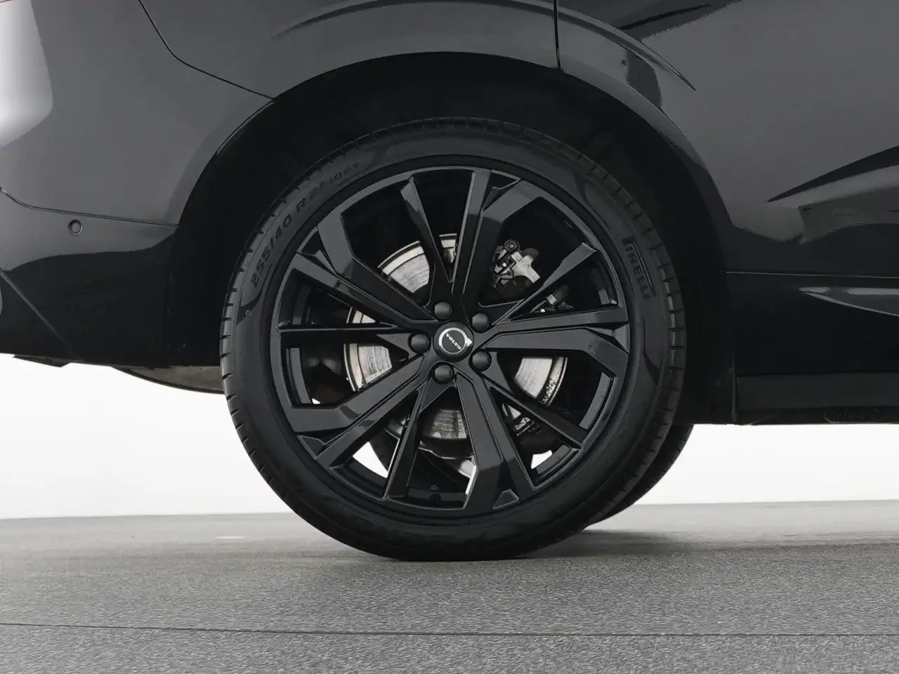 Volvo XC60 T8 AWD Plus Black Edition 360°H&K-SOUND*21" — معرض صور السيارة 22
