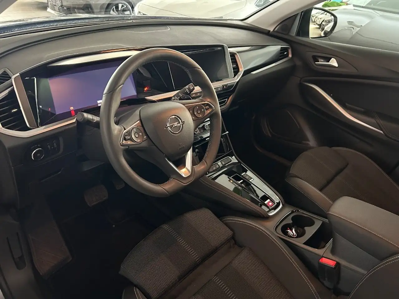 Opel Grandland 1.2 Turbo GS Line LED+SHZ+2xKlima+360 — Galerie du véhicule 12