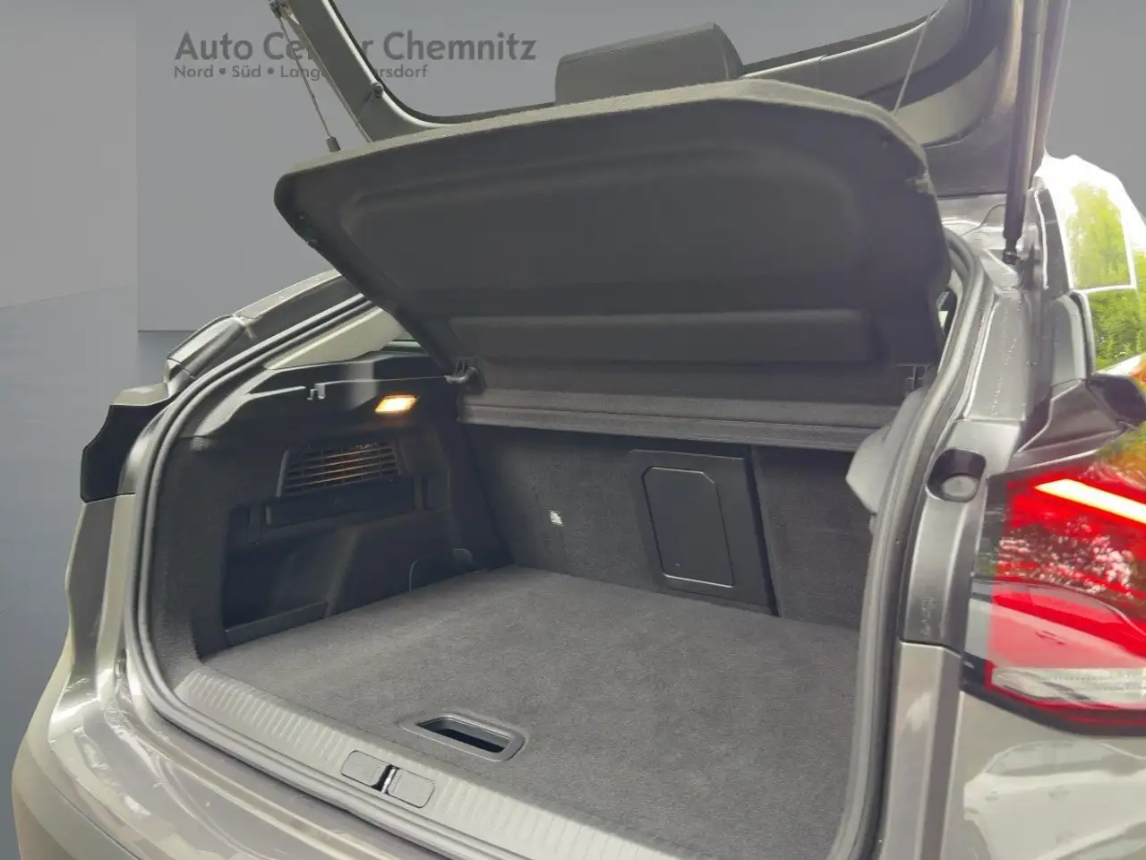 Citroen C4 AT8 130 Max HUD/FullLED/Navi/PDC/Kamera — Galería del vehículo 9