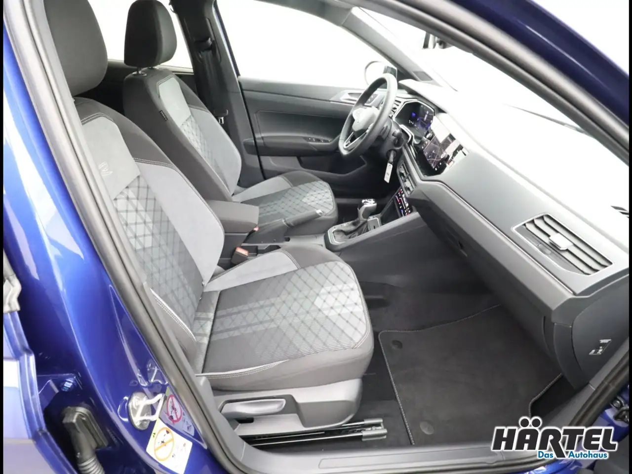 Volkswagen Taigo R-LINE BLACK STYLE 1.0 TSI DSG Sportpaket — Vehicle gallery 6